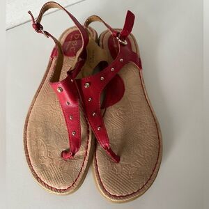 WOMENS BORN SANDALS SIZE 8